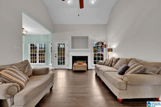 194 MAGNOLIA DRIVE, Warrior, AL 35180