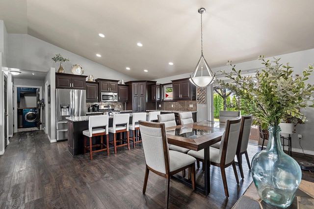 3182 PRIMROSE LANE, Green Bay, WI 54313