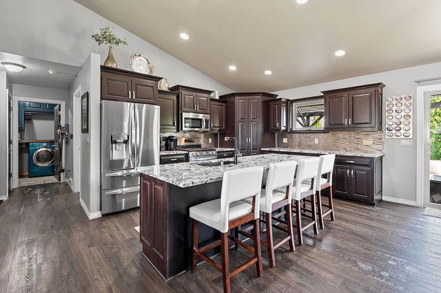 3182 PRIMROSE LANE, Green Bay, WI 54313