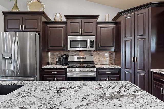 3182 PRIMROSE LANE, Green Bay, WI 54313