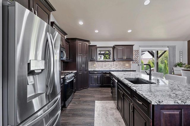 3182 PRIMROSE LANE, Green Bay, WI 54313