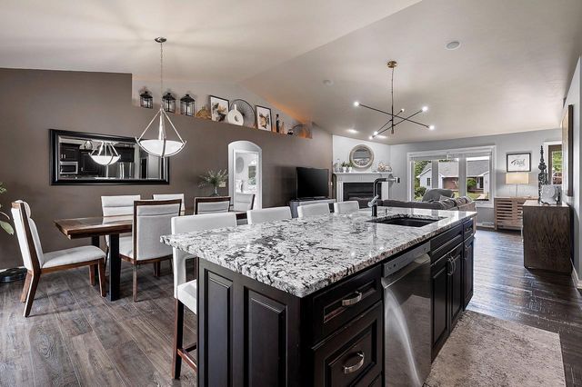 3182 PRIMROSE LANE, Green Bay, WI 54313