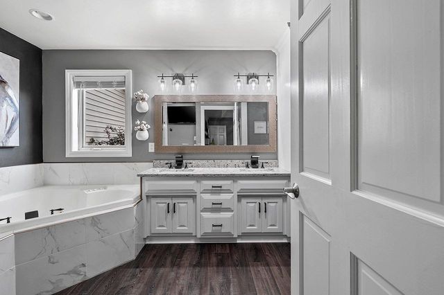 3182 PRIMROSE LANE, Green Bay, WI 54313