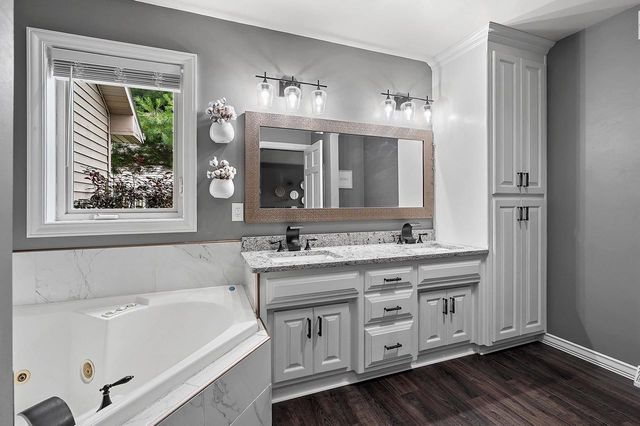 3182 PRIMROSE LANE, Green Bay, WI 54313