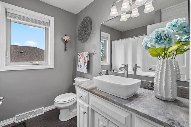 3182 PRIMROSE LANE, Green Bay, WI 54313