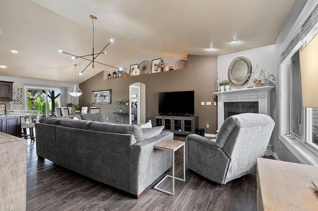 3182 PRIMROSE LANE, Green Bay, WI 54313