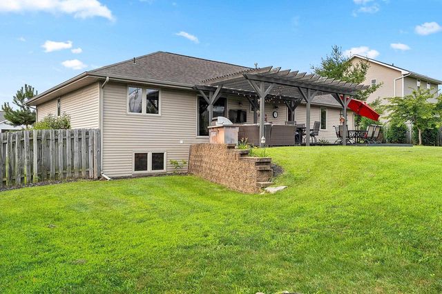 3182 PRIMROSE LANE, Green Bay, WI 54313