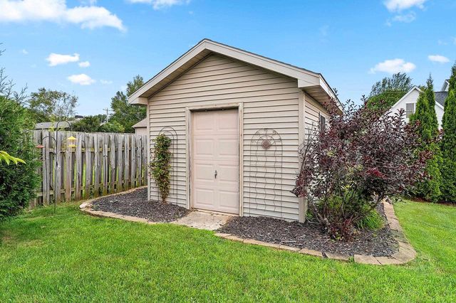 3182 PRIMROSE LANE, Green Bay, WI 54313