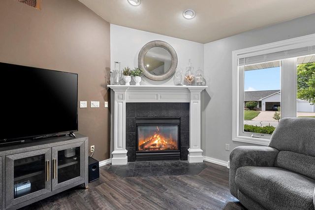 3182 PRIMROSE LANE, Green Bay, WI 54313