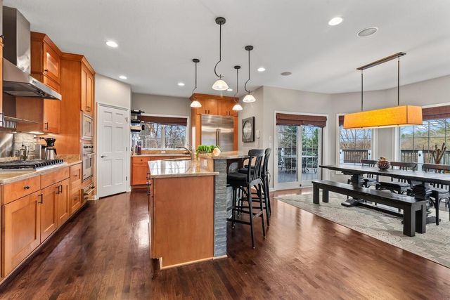 1194 Four Winds WAY, Hartland, WI 53029