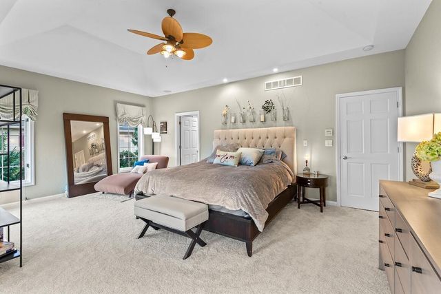 1194 Four Winds WAY, Hartland, WI 53029