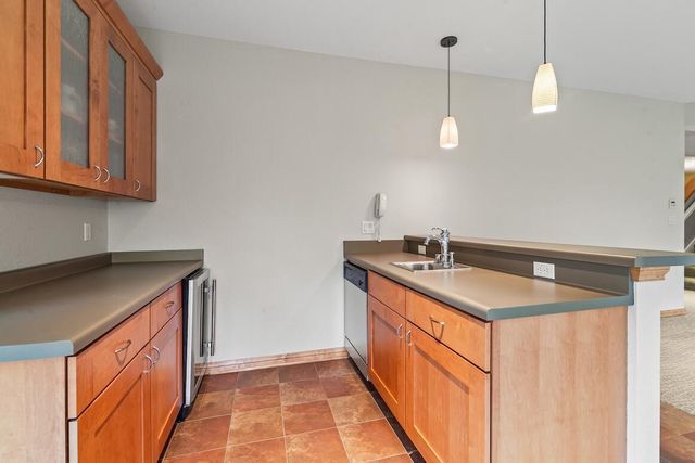 1194 Four Winds WAY, Hartland, WI 53029