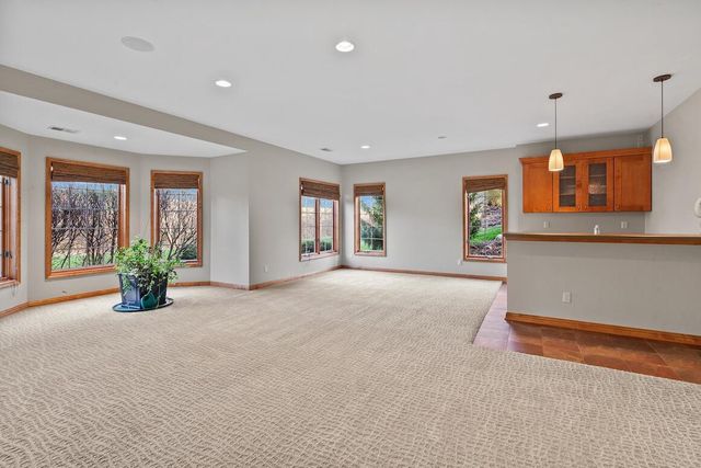 1194 Four Winds WAY, Hartland, WI 53029