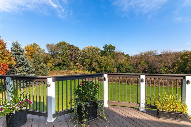 1194 Four Winds WAY, Hartland, WI 53029