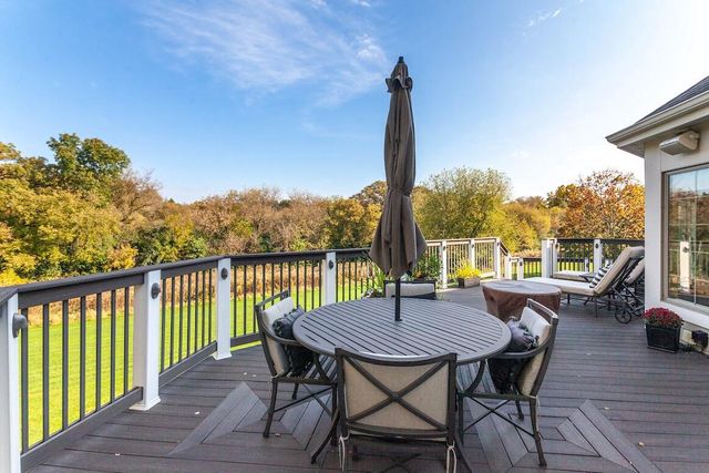 1194 Four Winds WAY, Hartland, WI 53029