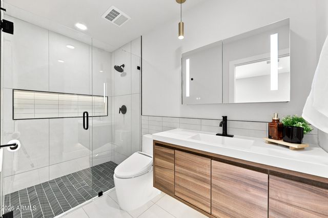 1955 E GREENWAY Road, Phoenix, AZ 85022