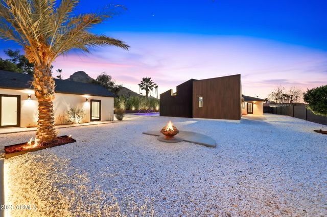 1955 E GREENWAY Road, Phoenix, AZ 85022