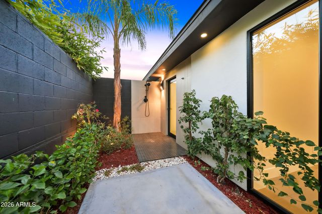 1955 E GREENWAY Road, Phoenix, AZ 85022