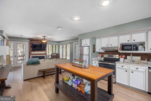 2377 W Cedar Lane, Pine Mountain, GA 31822