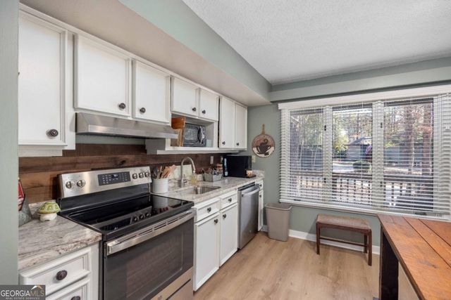 2377 W Cedar Lane, Pine Mountain, GA 31822