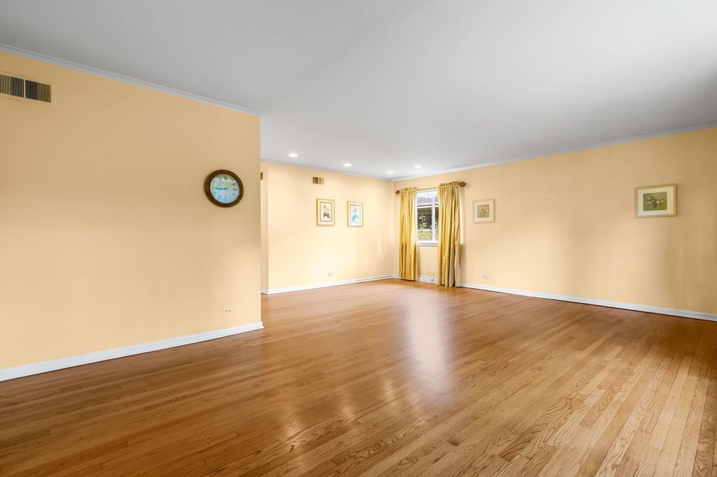 88 Pine Avenue 2B, Riverside, IL 60546 — photo 3