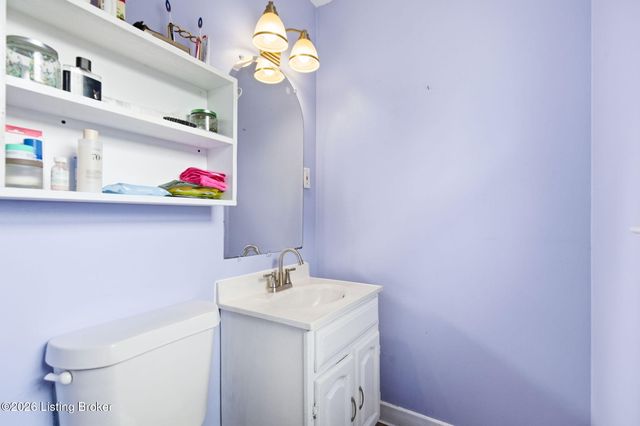 5708 Tamarack Ln, Louisville, KY 40258