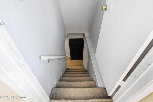 5708 Tamarack Ln, Louisville, KY 40258