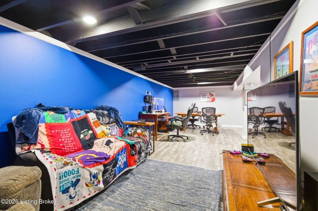 5708 Tamarack Ln, Louisville, KY 40258