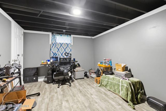 5708 Tamarack Ln, Louisville, KY 40258