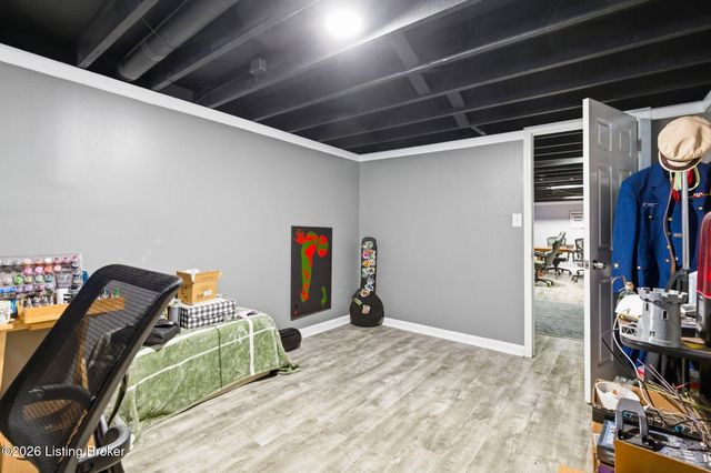 5708 Tamarack Ln, Louisville, KY 40258