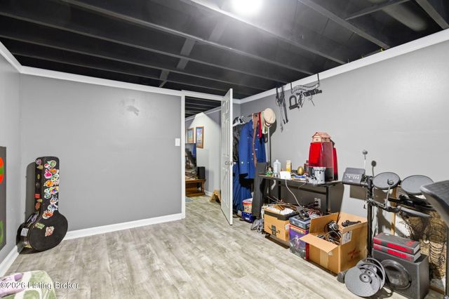 5708 Tamarack Ln, Louisville, KY 40258