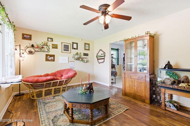 5708 Tamarack Ln, Louisville, KY 40258