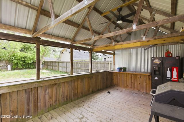 5708 Tamarack Ln, Louisville, KY 40258