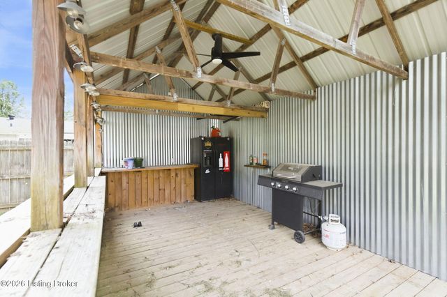 5708 Tamarack Ln, Louisville, KY 40258