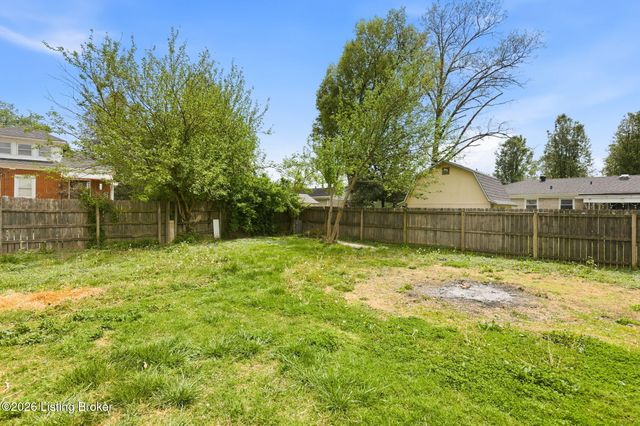 5708 Tamarack Ln, Louisville, KY 40258