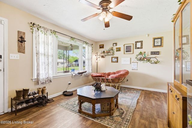 5708 Tamarack Ln, Louisville, KY 40258