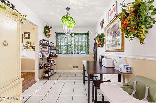 5708 Tamarack Ln, Louisville, KY 40258