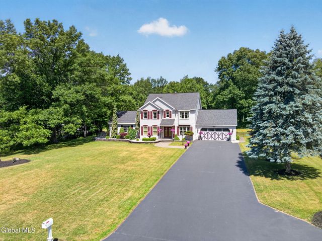 10 Victorian Drive, Poestenkill, NY 12140