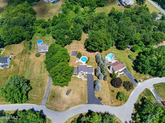 10 Victorian Drive, Poestenkill, NY 12140
