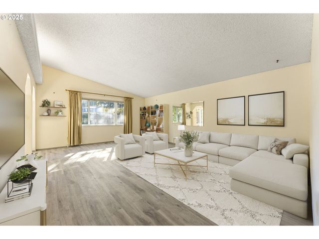 820 Ne COCHRAN Ave, Gresham, OR 97030