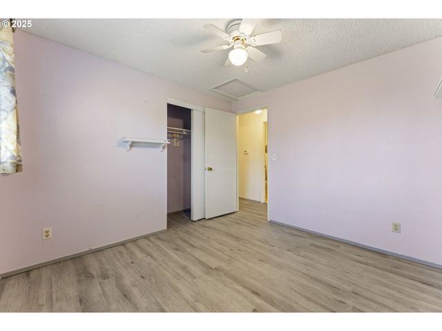 820 Ne COCHRAN Ave, Gresham, OR 97030