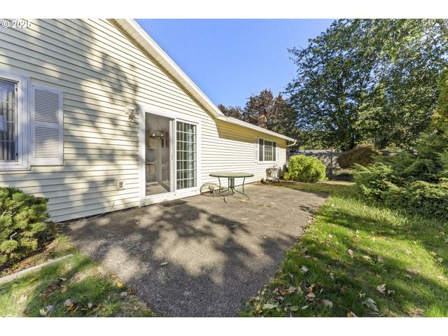 820 Ne COCHRAN Ave, Gresham, OR 97030