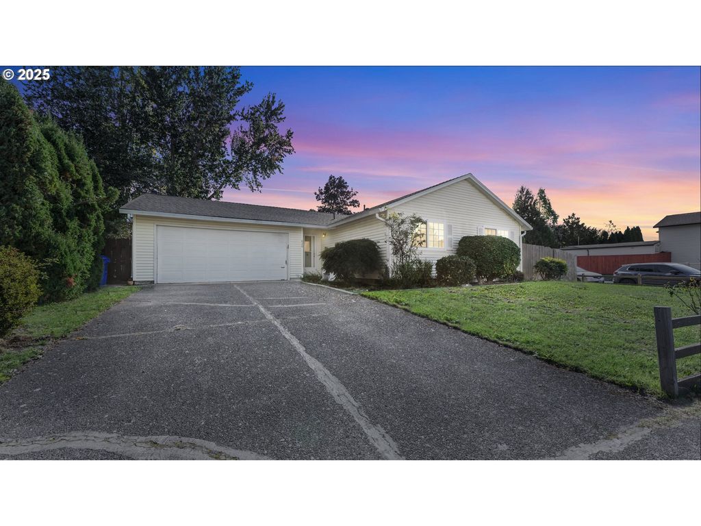 820 Ne COCHRAN Ave, Gresham, OR 97030