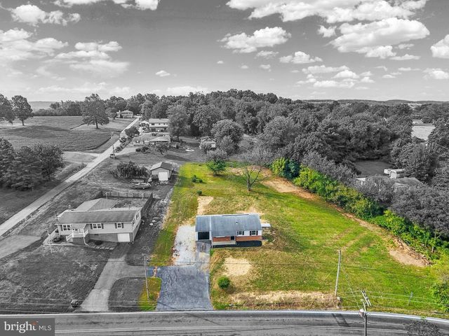 4860 YORKANA RD, Hellam, PA 17406