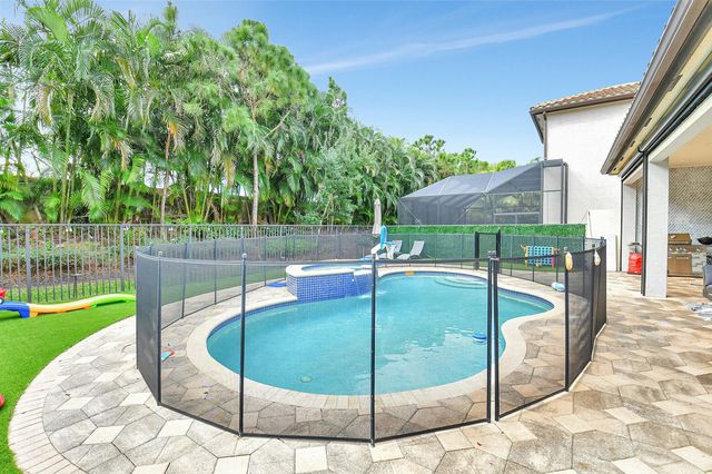 16879 Bridge Crossing Circle, Delray Beach, FL 33446