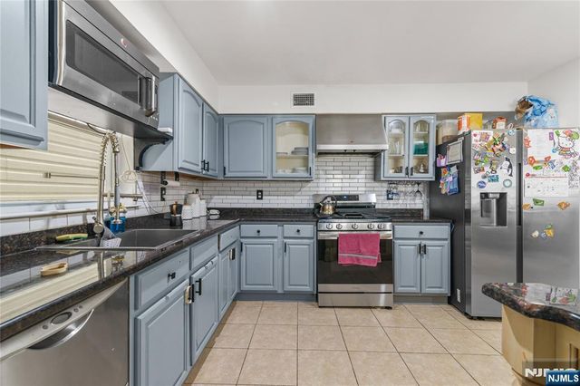 135 Highland Avenue, Newark, NJ 07104