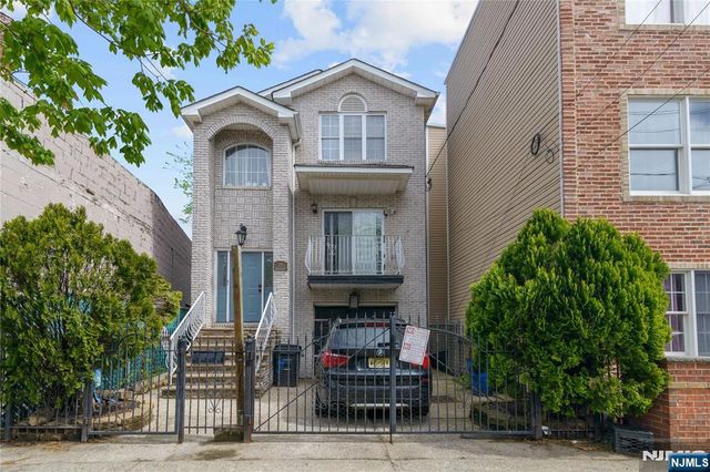 135 Highland Avenue, Newark, NJ 07104