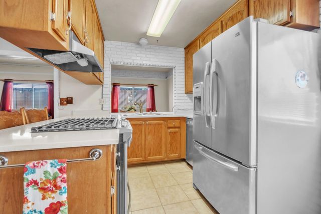 4262 Worthington Dr, North Highlands, CA 95660