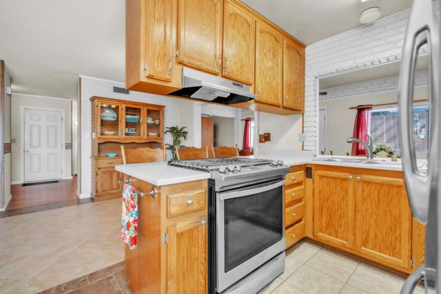 4262 Worthington Dr, North Highlands, CA 95660