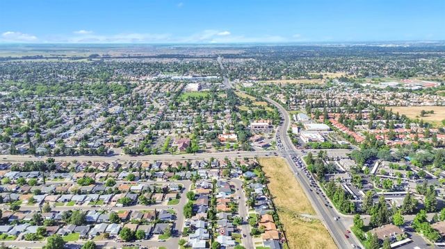 4262 Worthington Dr, North Highlands, CA 95660